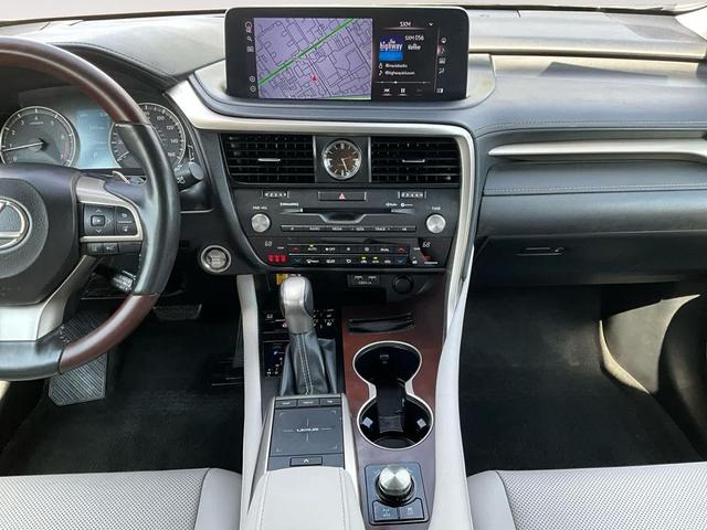 Photo of 2022 Atomic Silver Lexus RX 350