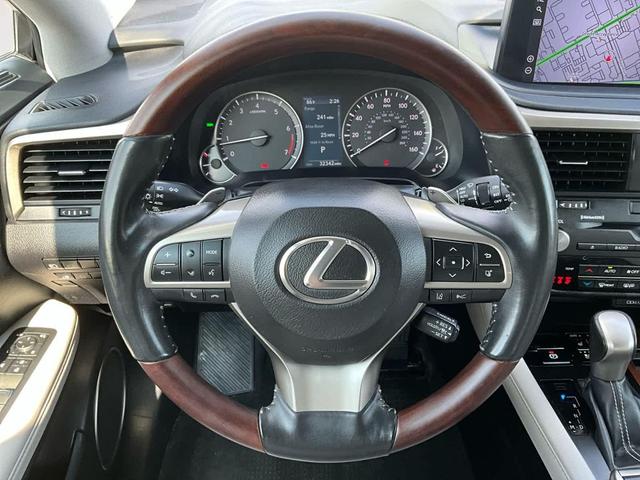 Photo of 2022 Atomic Silver Lexus RX 350