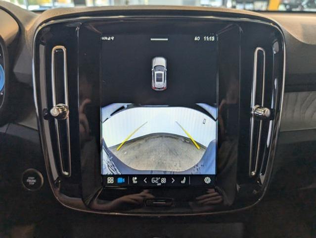 Photo of 2025 Onyx Black Metallic Volvo XC40