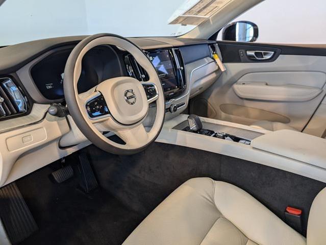 Photo of 2025 Gray Volvo XC60