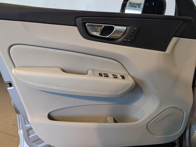 Photo of 2025 Gray Volvo XC60