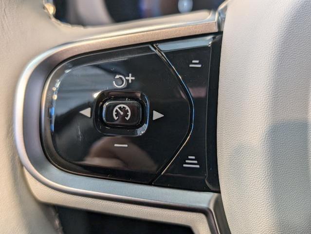 Photo of 2025 Gray Volvo XC60