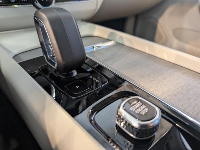 Photo of 2025 Gray Volvo XC60