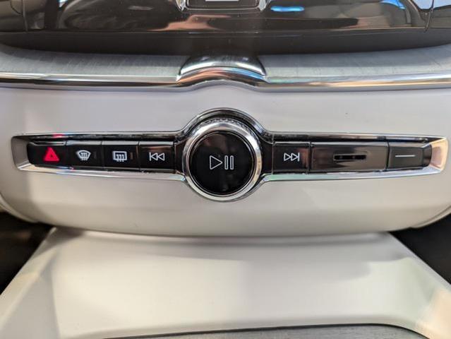 Photo of 2025 Gray Volvo XC60