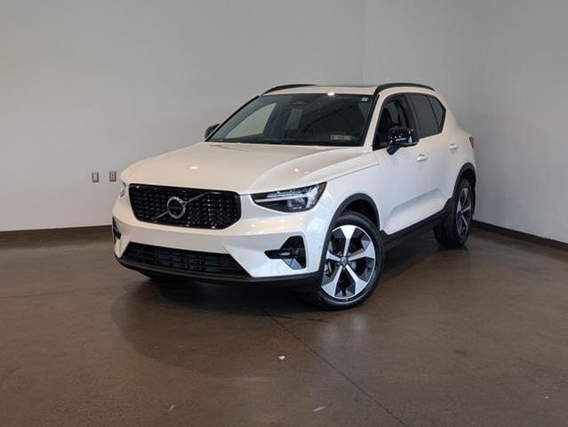 2025 Volvo XC40