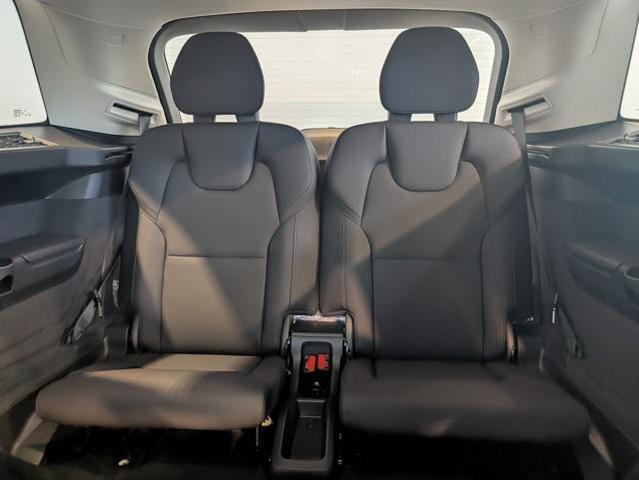 Photo of 2026 Onyx Black Metallic Volvo XC90
