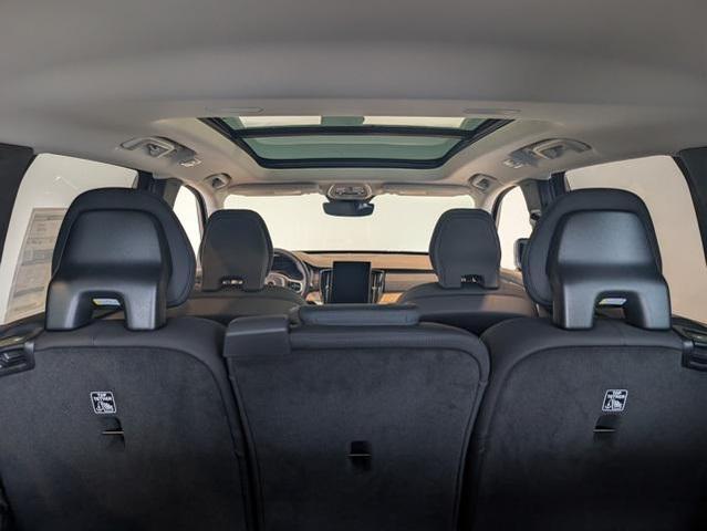 Photo of 2026 Onyx Black Metallic Volvo XC90