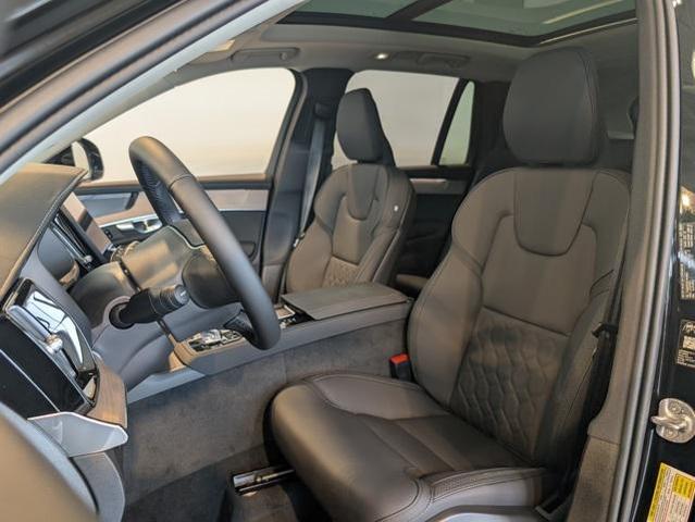 Photo of 2026 Onyx Black Metallic Volvo XC90