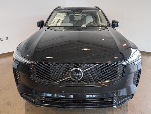 Photo of 2026 Onyx Black Metallic Volvo XC90