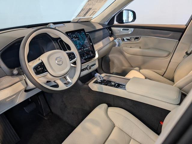 Photo of 2026 Onyx Black Metallic Volvo XC90