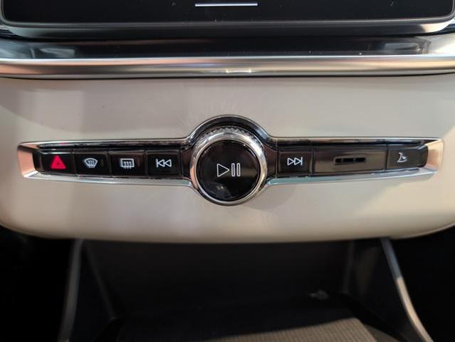 Photo of 2026 Onyx Black Metallic Volvo XC90