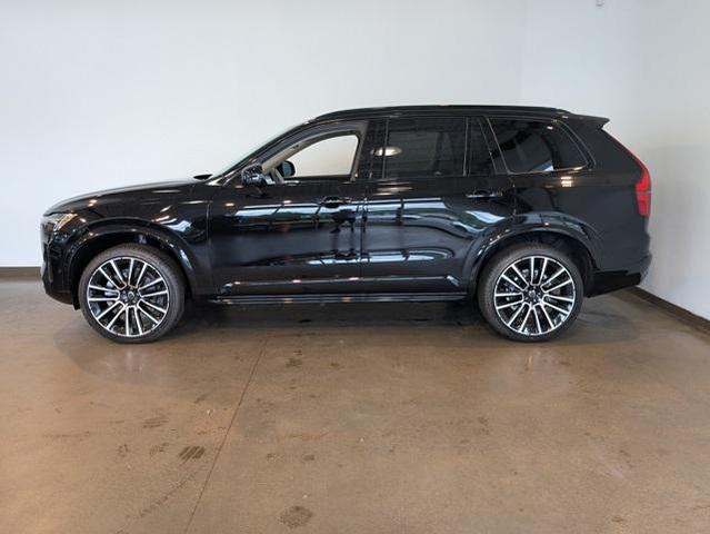 Photo of 2026 Onyx Black Metallic Volvo XC90