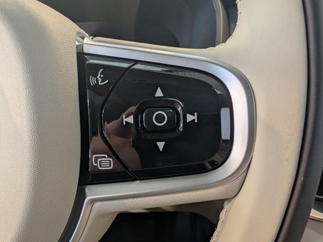 Photo of 2026 Onyx Black Metallic Volvo XC90