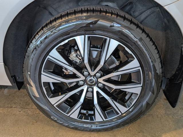 Photo of 2025 Gray Volvo XC60