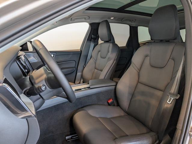 Photo of 2025 Gray Volvo XC60