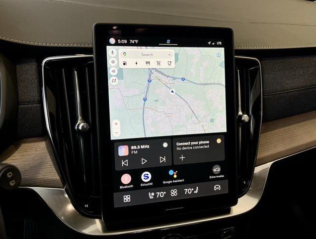 Photo of 2025 Mulberry Red Metallic Volvo XC90 Plug-In Hybrid