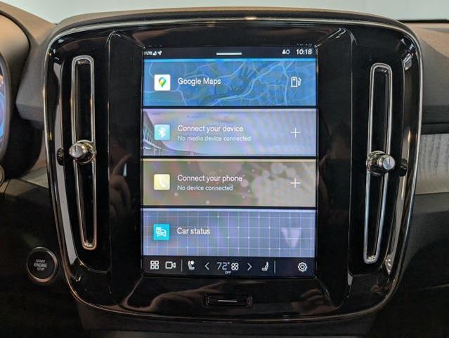 Photo of 2025 Blue Volvo XC40