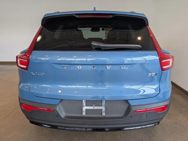 Photo of 2025 Blue Volvo XC40
