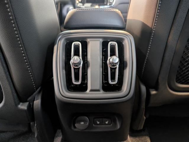 Photo of 2025 Blue Volvo XC40