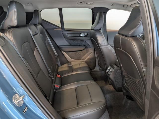 Photo of 2025 Blue Volvo XC40