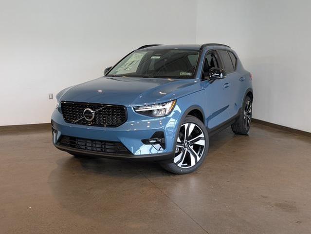 Photo of 2025 Blue Volvo XC40