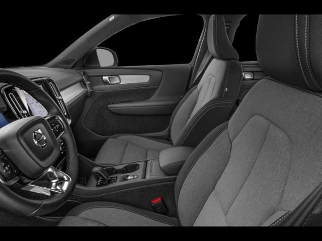 Photo of 2026 Crystal White Volvo XC40