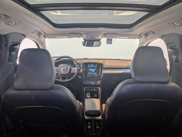 Photo of 2025 Crystal White Pearl Volvo XC40