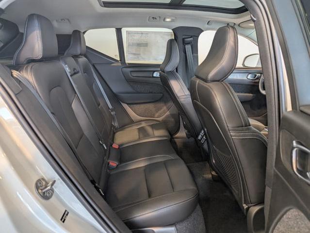 Photo of 2025 Crystal White Pearl Volvo XC40