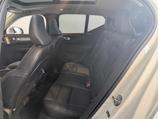 Photo of 2025 Crystal White Pearl Volvo XC40