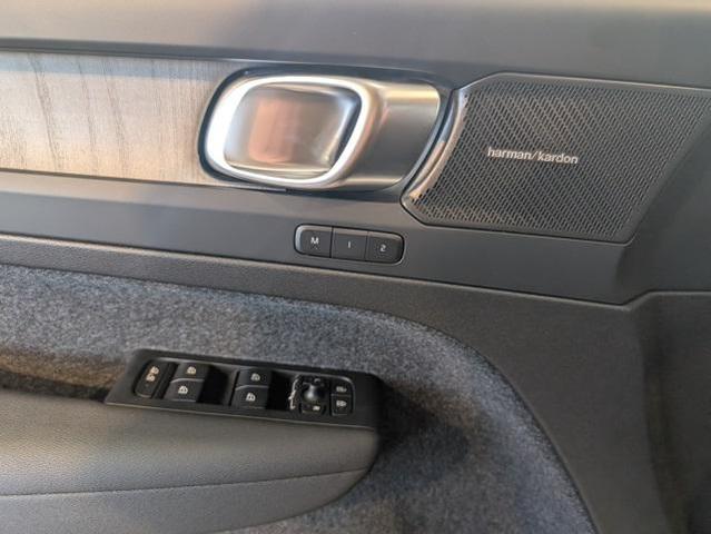 Photo of 2025 Crystal White Pearl Volvo XC40