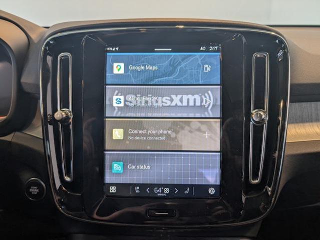 Photo of 2025 Crystal White Pearl Volvo XC40