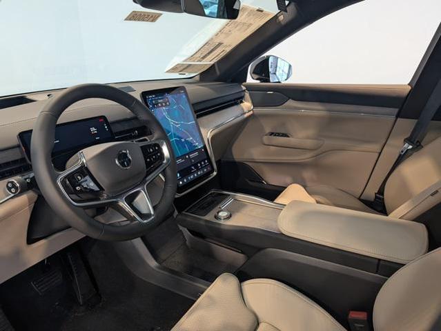 Photo of 2025 Crystal White Metallic Volvo EX90