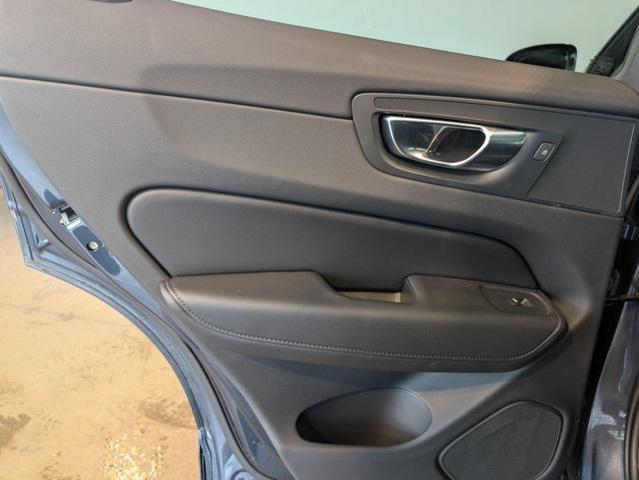 Photo of 2025 Denim Blue Metallic Volvo XC60