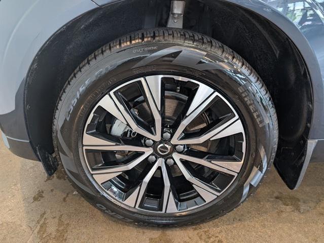Photo of 2025 Denim Blue Metallic Volvo XC60