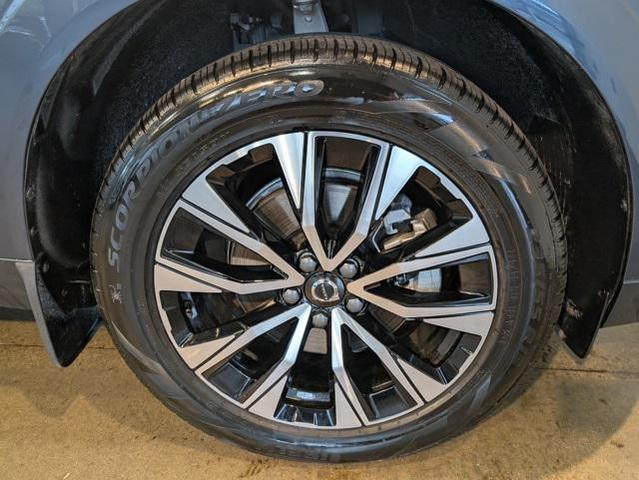 Photo of 2025 Denim Blue Metallic Volvo XC60