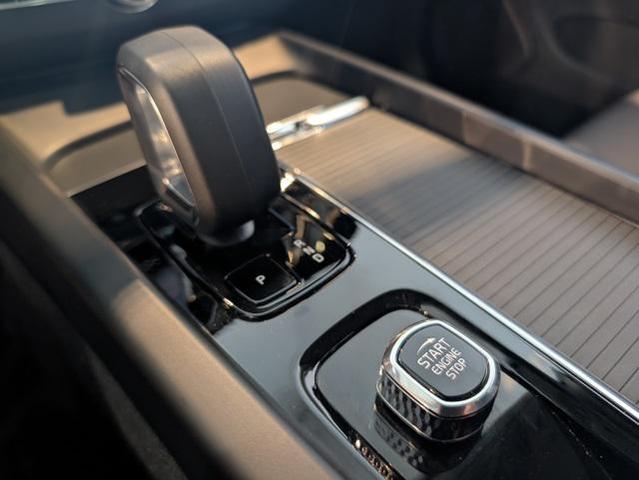 Photo of 2025 Denim Blue Metallic Volvo XC60
