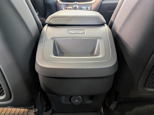 Photo of 2025 Onyx Black Metallic Volvo XC60