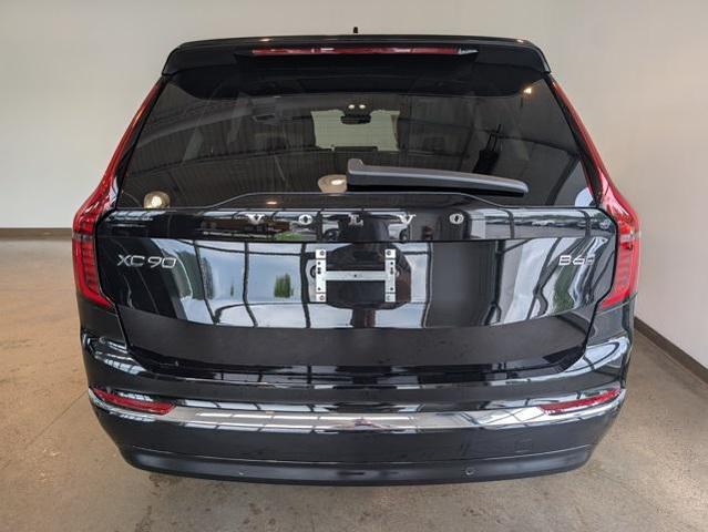 Photo of 2025 Onyx Black Metallic Volvo XC90