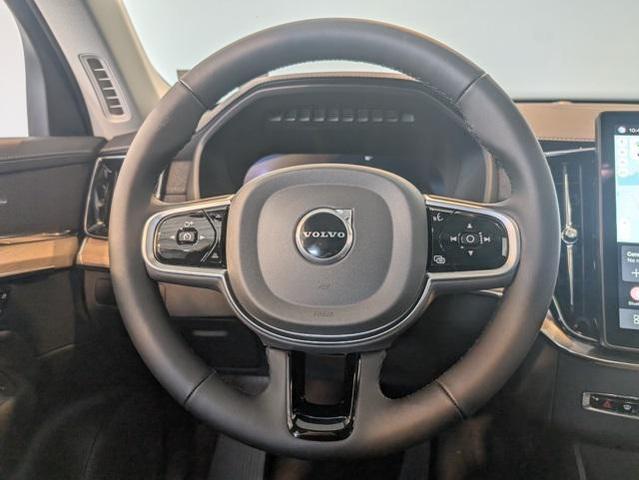 Photo of 2025 Onyx Black Metallic Volvo XC90