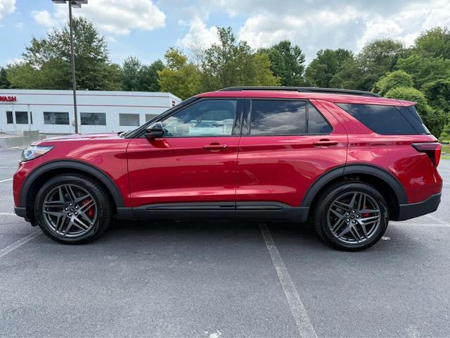 Photo of 2025 Rapid Red Metallic Tinted Clearcoat Ford Explorer
