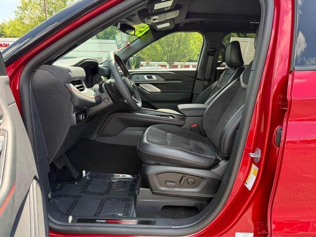 Photo of 2025 Rapid Red Metallic Tinted Clearcoat Ford Explorer