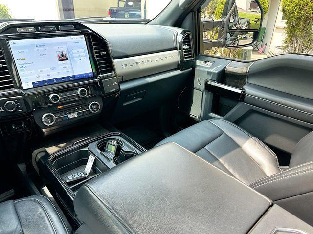 Photo of 2022 Agate Black Metallic Ford F-250