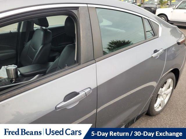 Photo of 2018 Satin Steel Metallic Chevrolet Volt