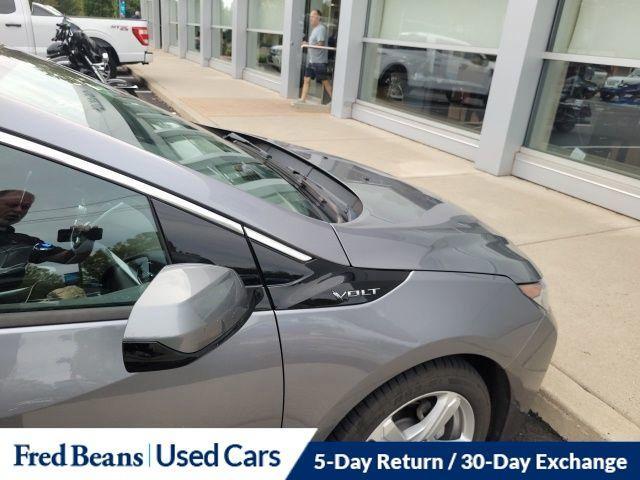 Photo of 2018 Satin Steel Metallic Chevrolet Volt