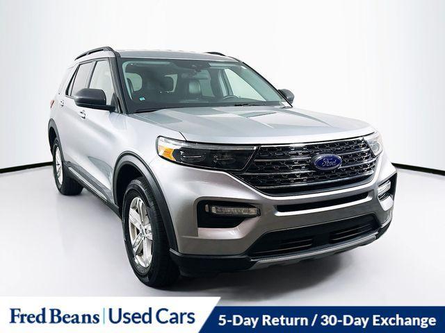 Photo of 2023 Iconic Silver Metallic Ford Explorer