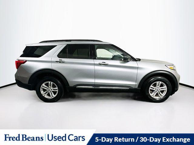 Photo of 2023 Iconic Silver Metallic Ford Explorer