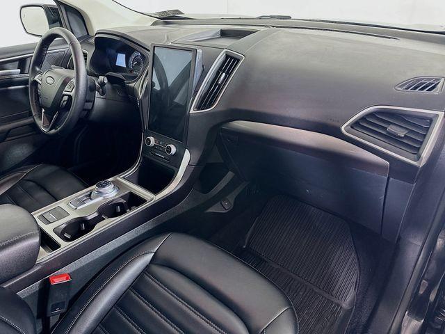 Photo of 2023 Agate Black Metallic Ford Edge