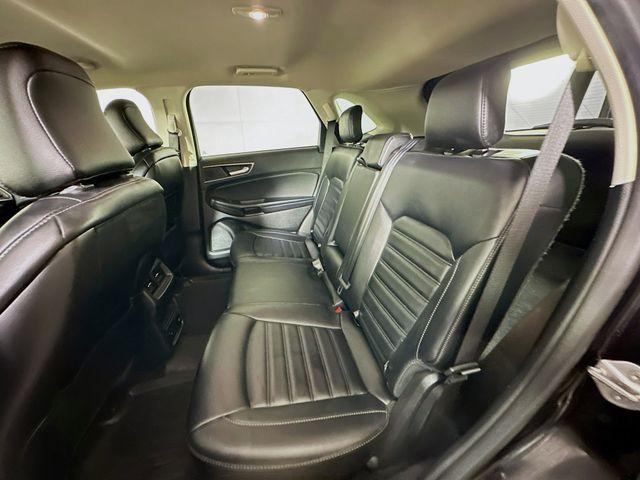 Photo of 2023 Agate Black Metallic Ford Edge