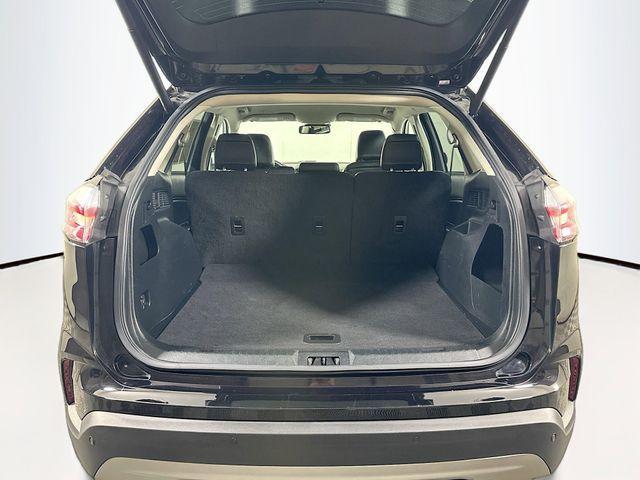 Photo of 2023 Agate Black Metallic Ford Edge