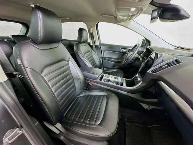 Photo of 2024 Carbonized Gray Metallic Ford Edge